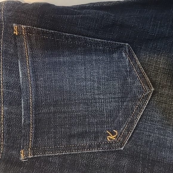 Kut Amy Cropped Straight Leg Jeans - Picture 6 of 6